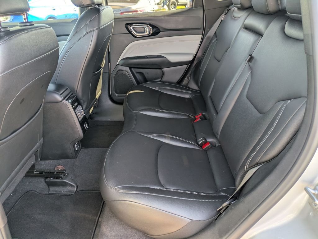 Used 2025 Silver Jeep Limited image 23