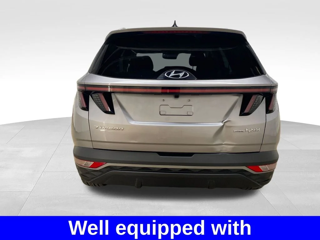 Used 2023 Silver Hyundai SEL Convenience image 3