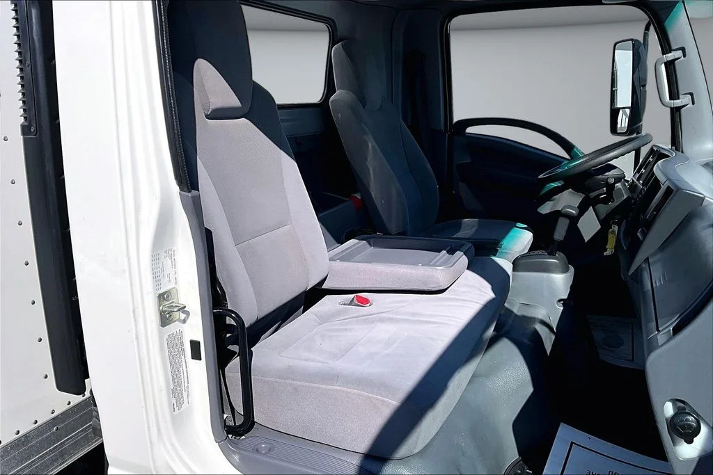 2022 Isuzu NRR - Photo 21