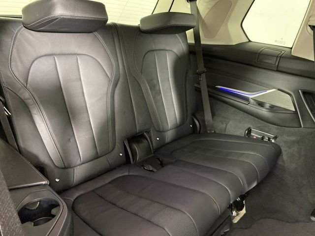 Used 2020 Black BMW xDrive40i image 13