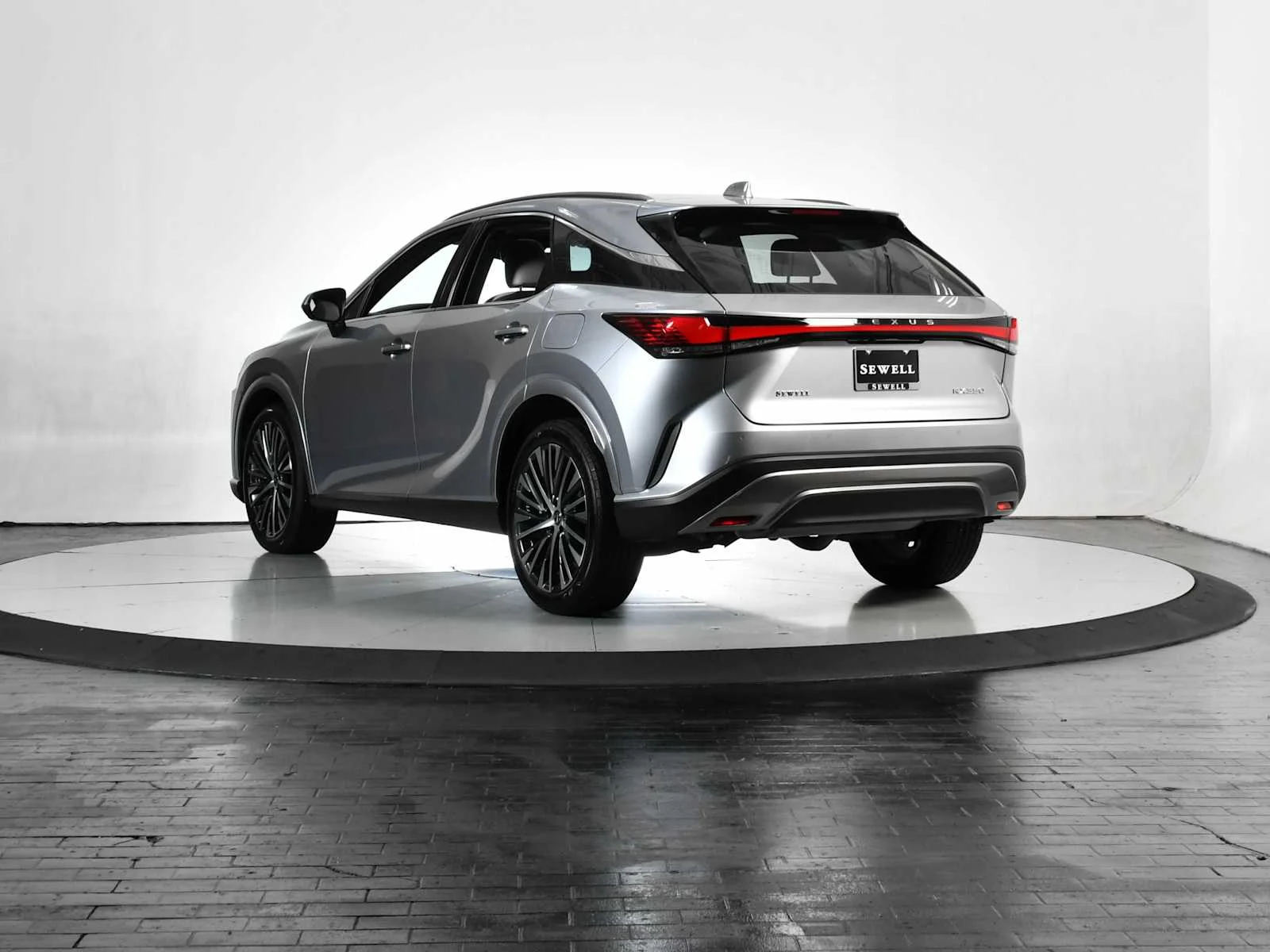 Certified Used 2025 IRIDIUM Lexus Premium Plus image 4