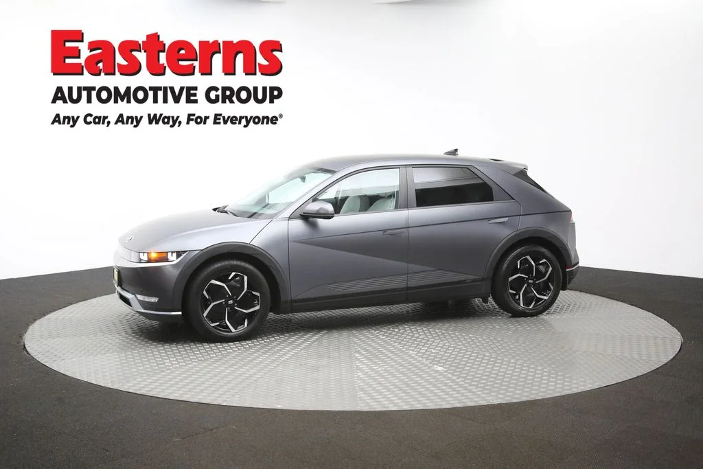 Used 2023 Gray Hyundai SEL image 56