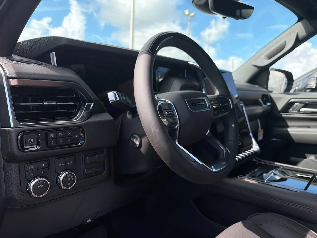2026 GMC Yukon XL Denali - Photo 16