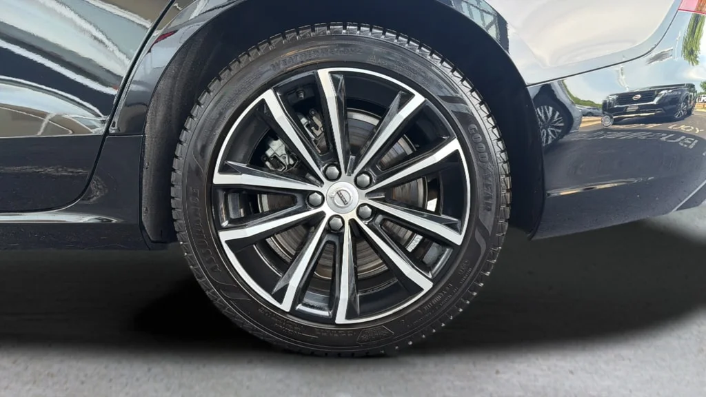 2023 Volvo S60 Plus - Photo 15