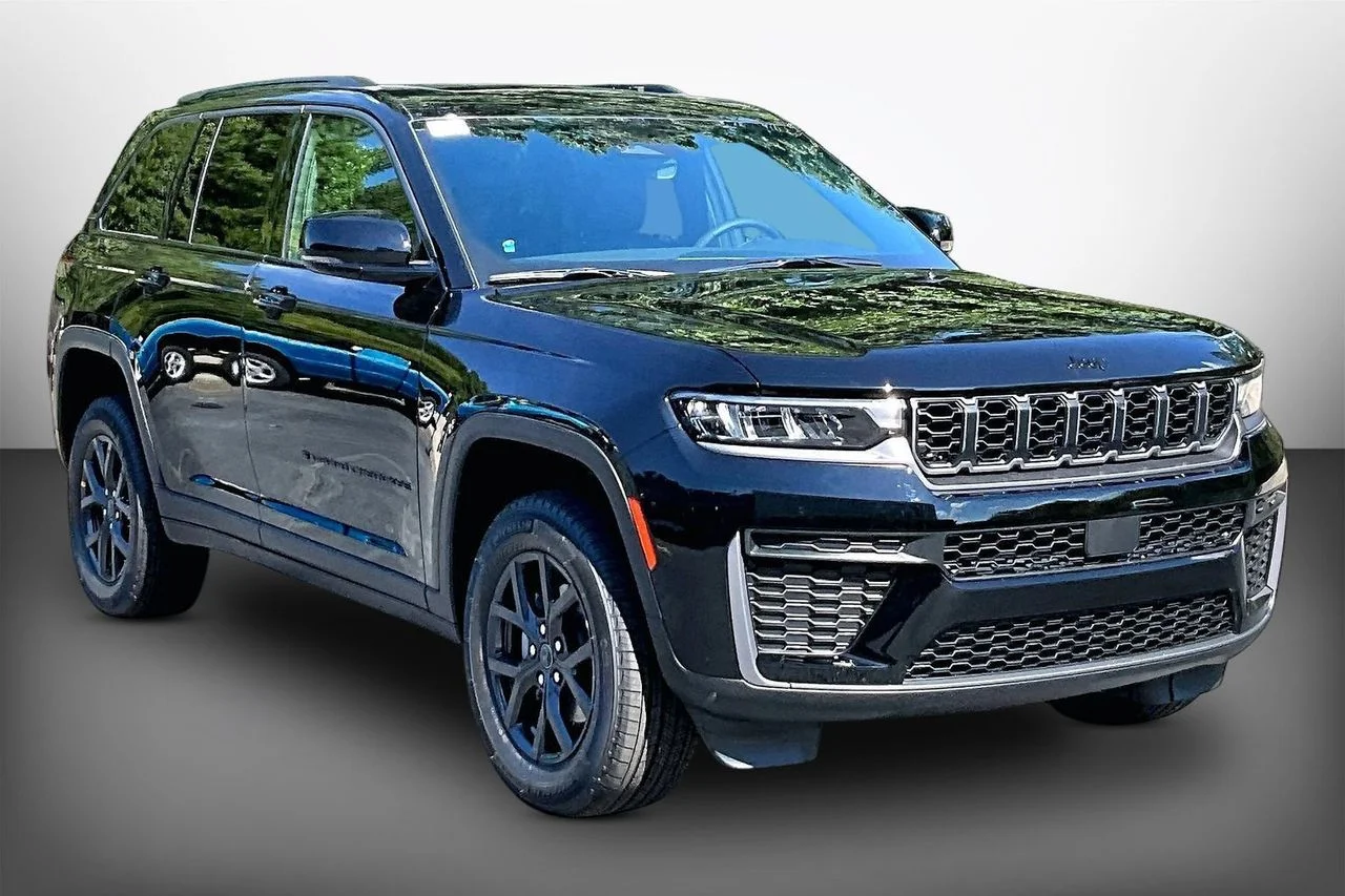 New 2027 High-Gloss Black Paint Jeep Laredo Altitude image 1