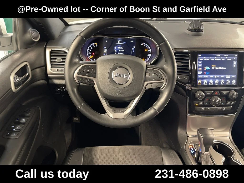 Used 2022 White Jeep Laredo X image 17