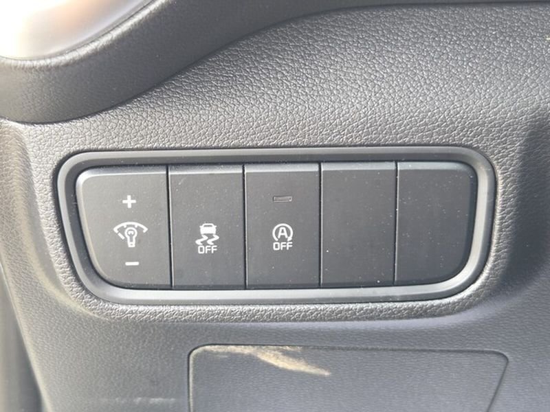 Used 2023 Snow White Pearl Kia LX image 25