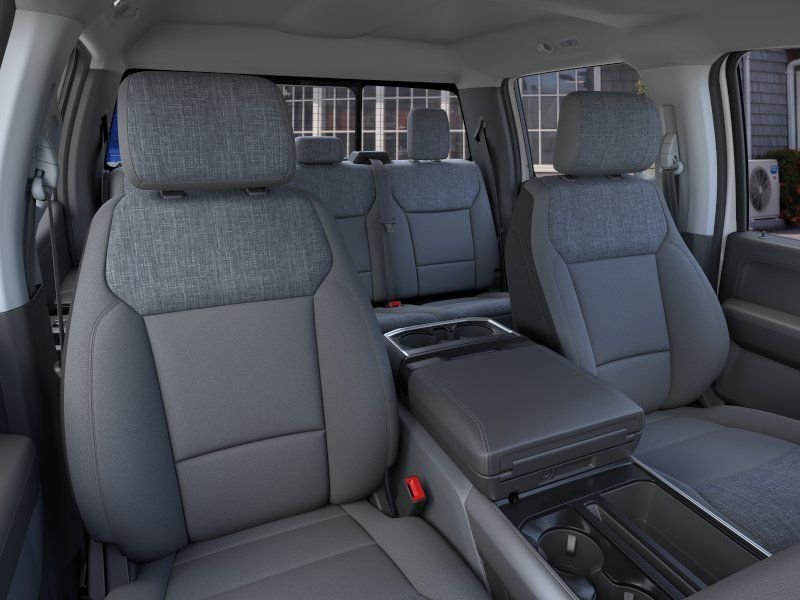 New 2025 Space White Metallic Ford XLT image 10
