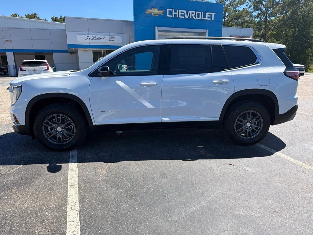 New 2027 Summit White GMC Elevation image 3
