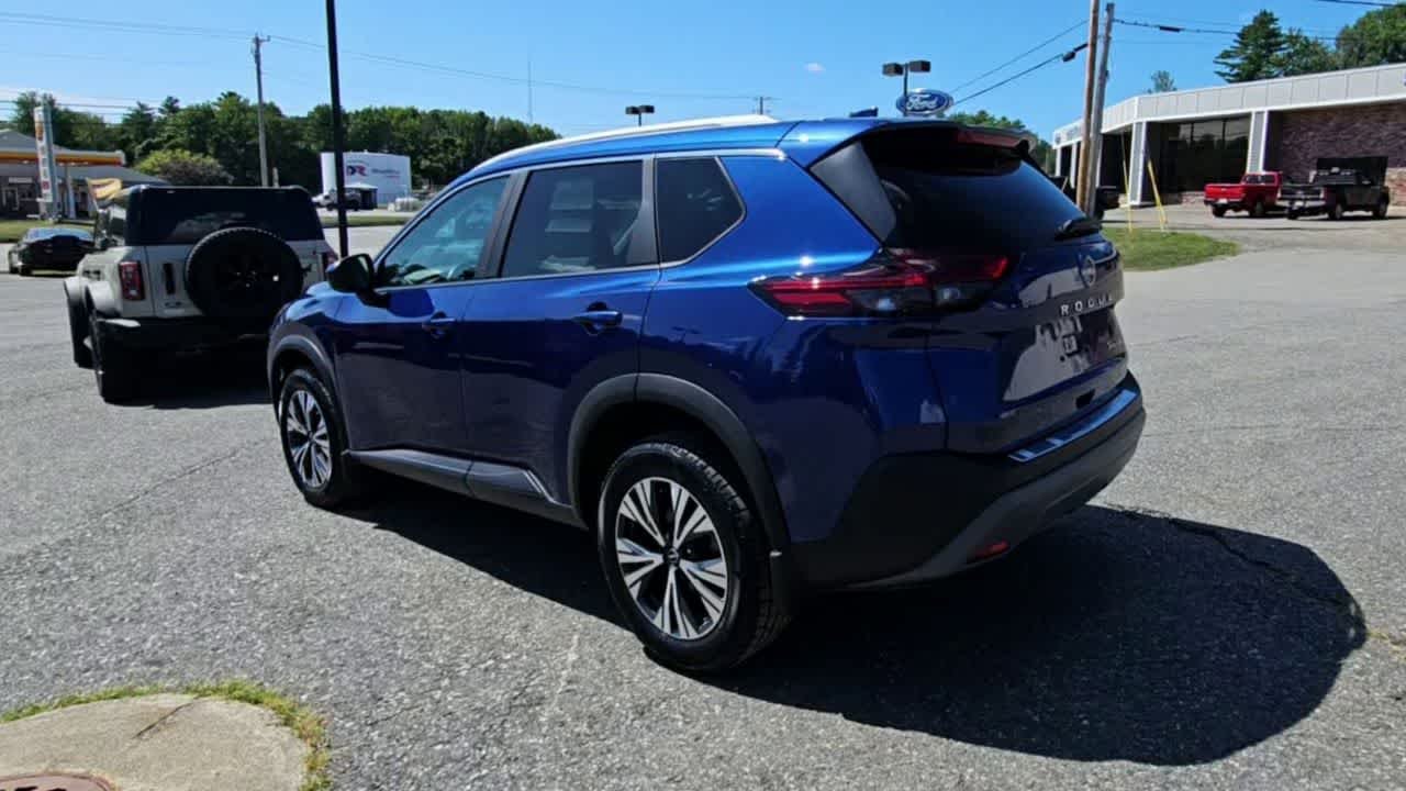 Used 2023 Caspian Blue Metallic Nissan SV image 7