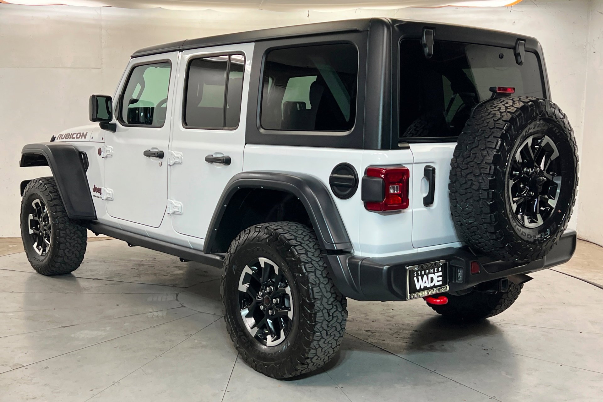 Used 2025 Bright White Clearcoat Jeep Rubicon image 3