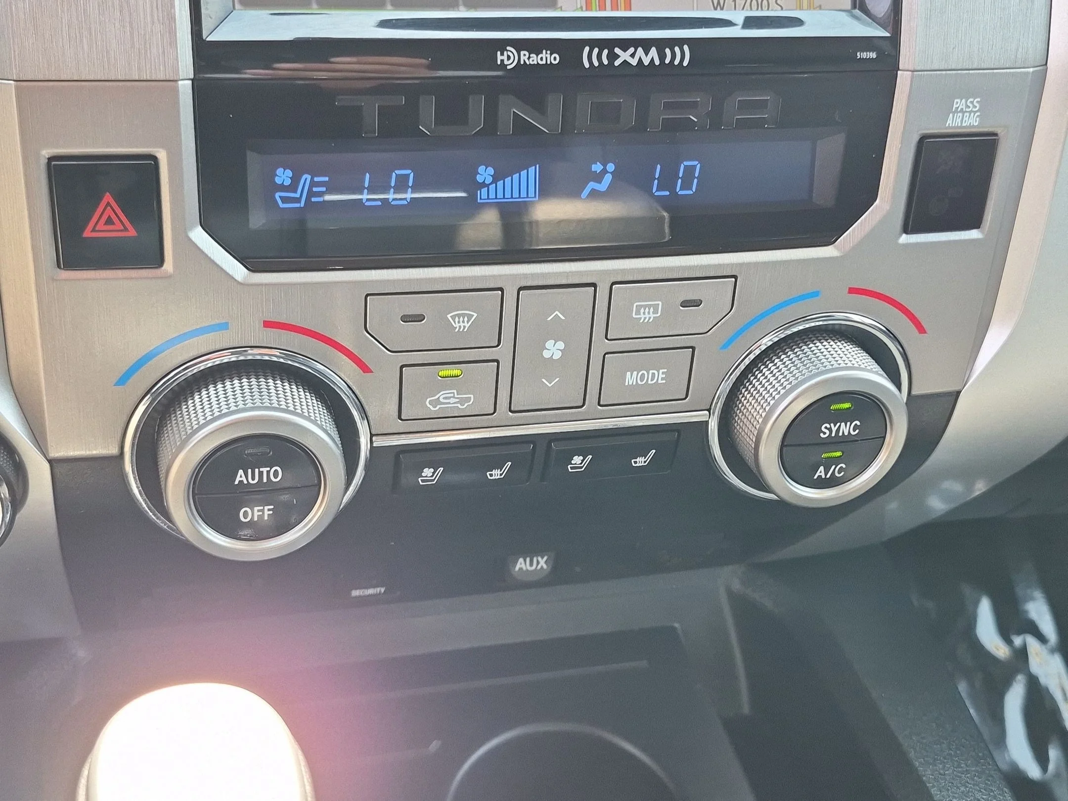 Used 2019 Midnight Black Metallic Toyota Platinum image 22