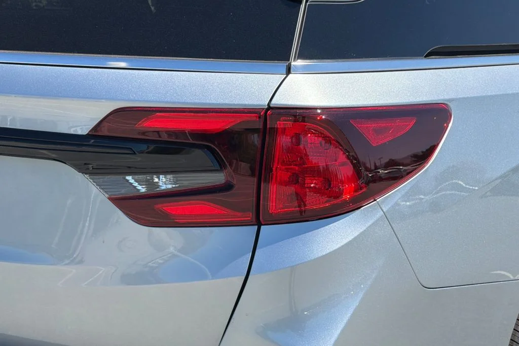 New 2026 Solar Silver Metallic Honda EX-L image 33