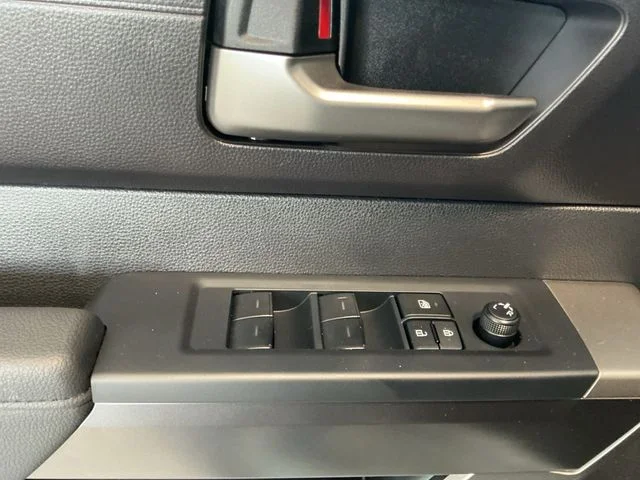 2026 Toyota Tundra SR5 - Photo 18