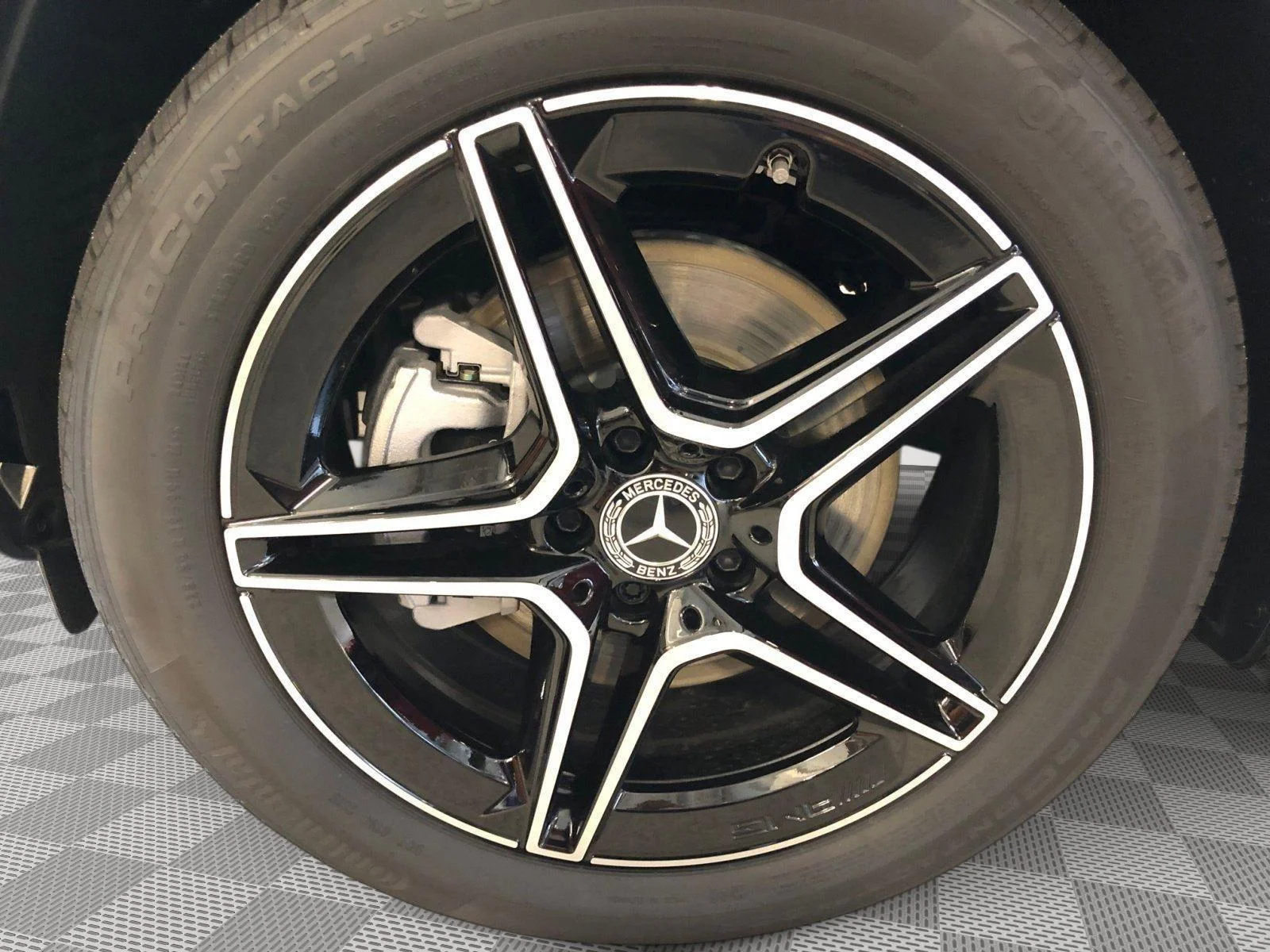 2025 Mercedes-Benz GLB Base - Photo 9