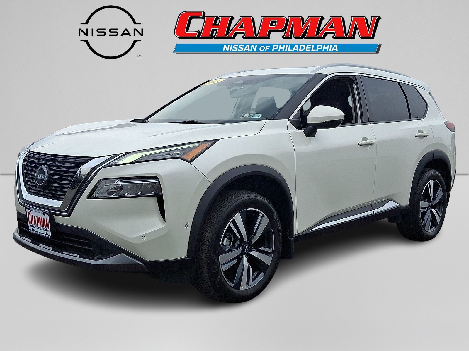 Used 2023 Pearl White Tricoat Nissan SL image 3
