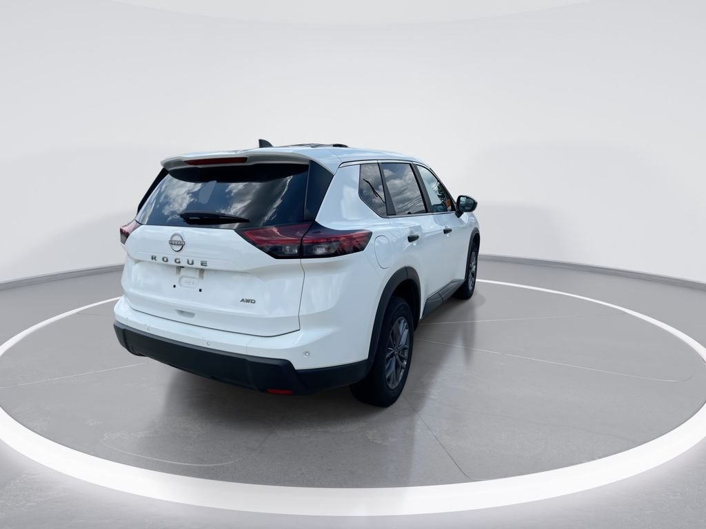 Used 2024 White Nissan S image 8