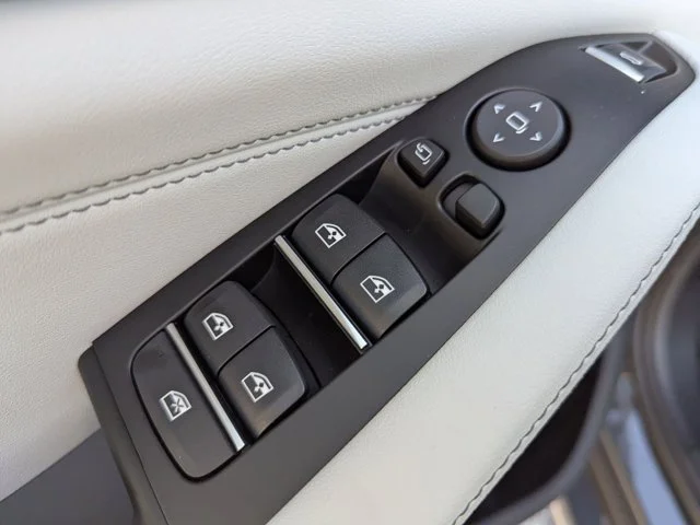 New 2026 Dravit Grey Metallic BMW sDrive40i image 20