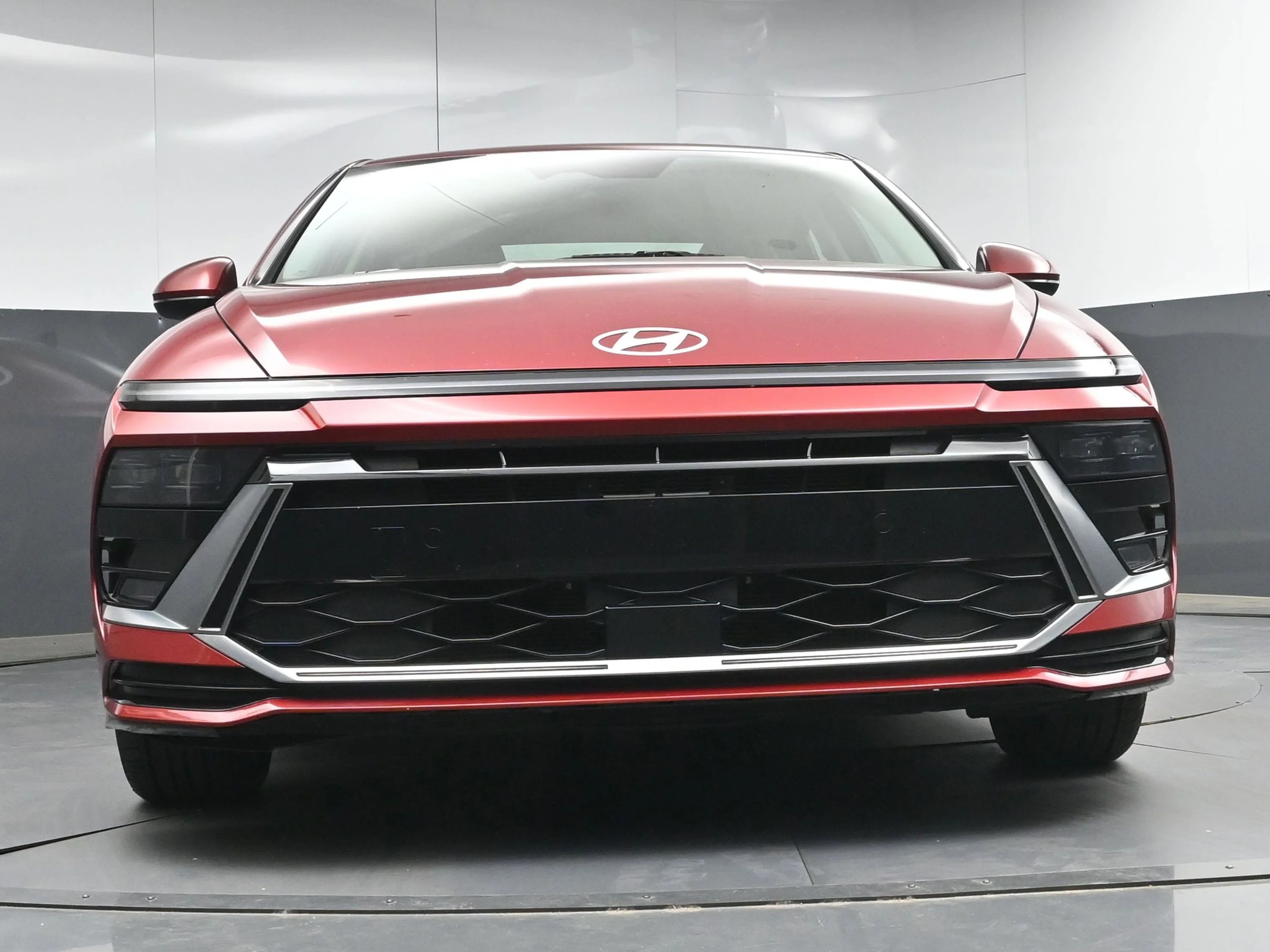 Used 2025 Ultimate red Hyundai SEL image 21