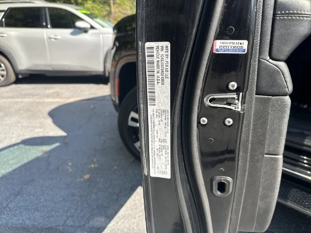 Used 2022 Black Jeep Series I image 38