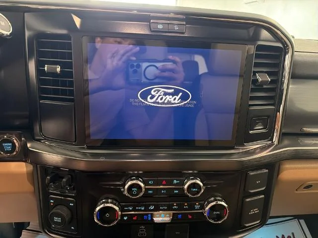 New 2026 Star White Metallic Tri-Coat Ford F-250® Lariat® image 39