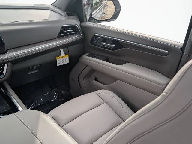 New 2027 Sterling Gray Metallic Chevrolet LT image 25