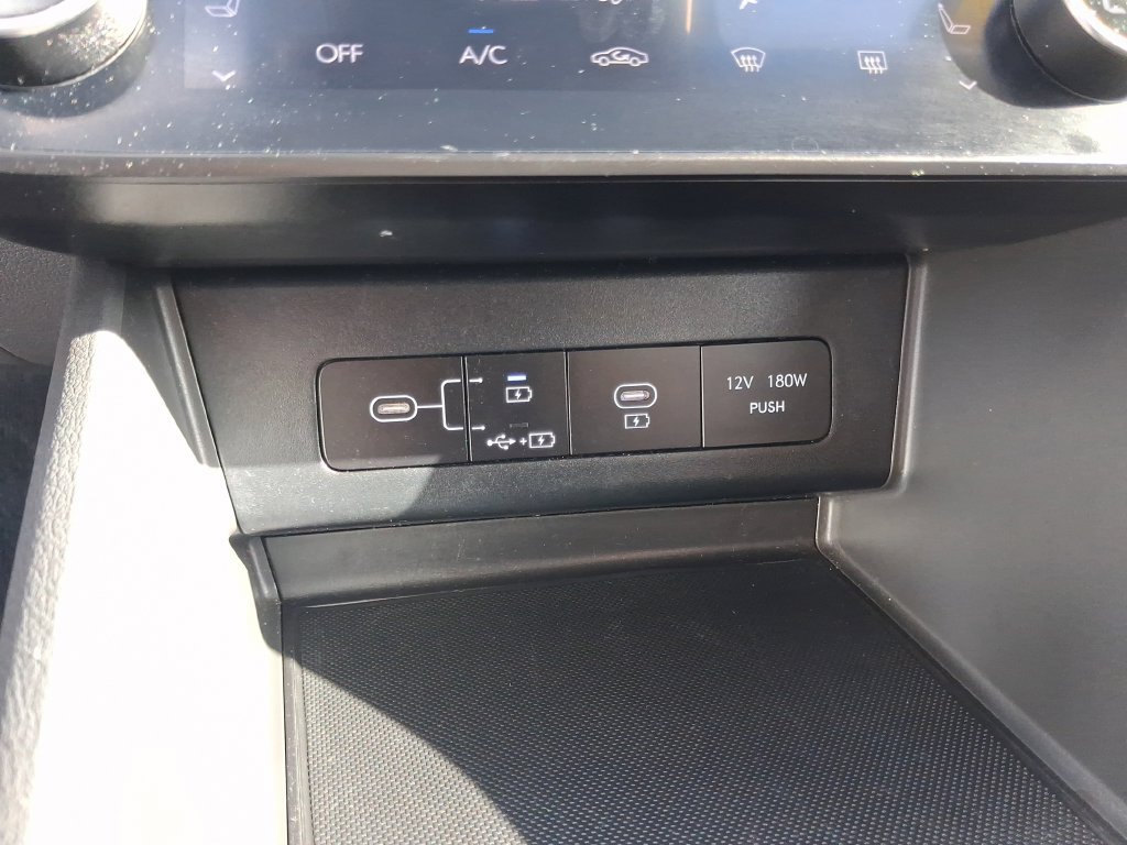 Used 2024 White Hyundai SEL image 21