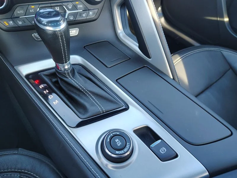 Used 2015 Red Chevrolet Stingray image 37