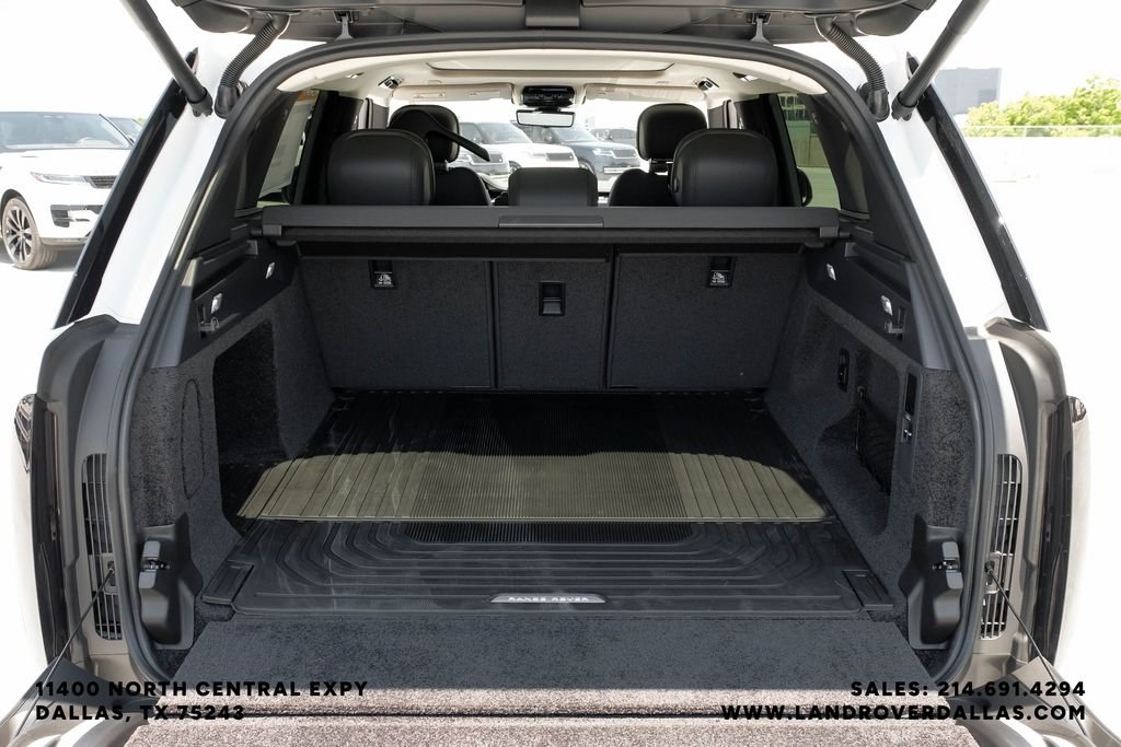 New 2026 Fuji White Land Rover SE image 54