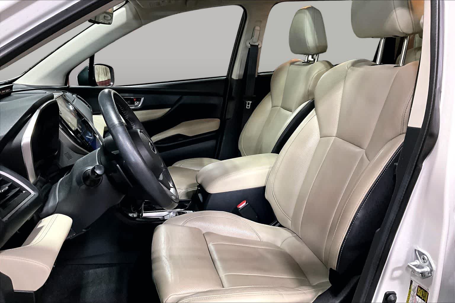 Used 2023 Crystal White Pearl Subaru Limited image 8