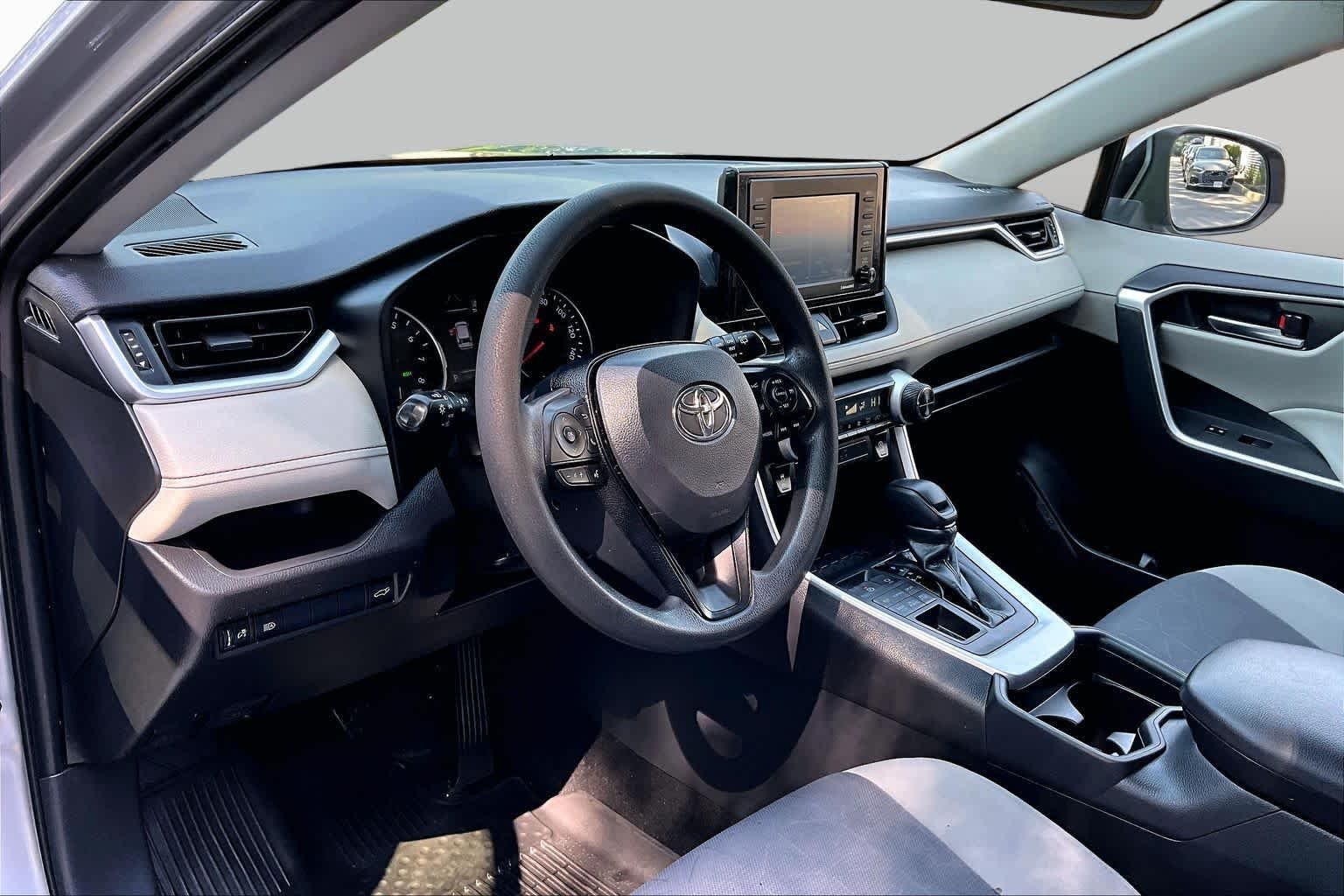Used 2020 Silver Sky Metallic Toyota XLE image 18