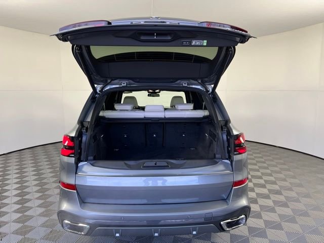 New 2026 Gray BMW xDrive40i image 37