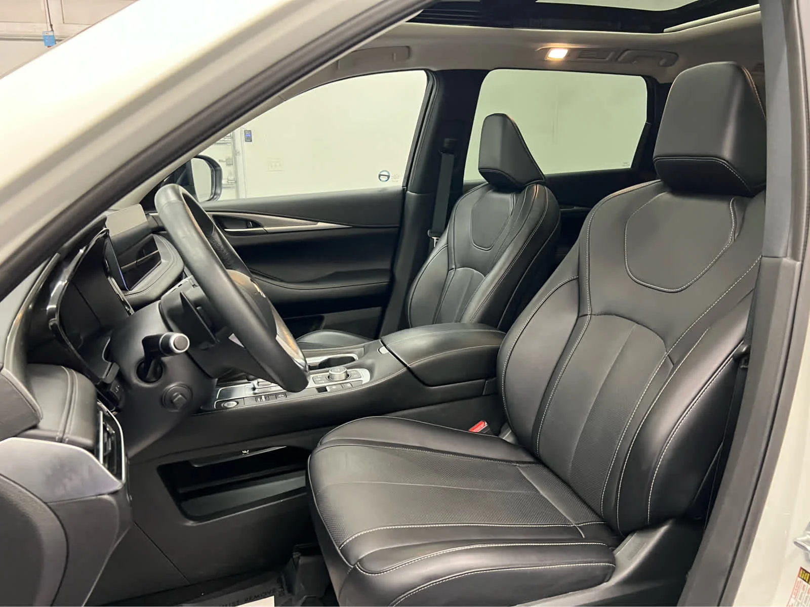Used 2024 WH INFINITI LUXE image 14