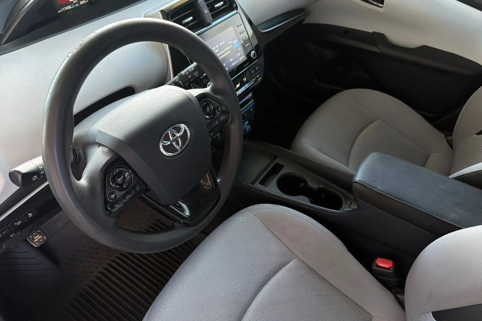 Used 2022 Gray Toyota LE image 12