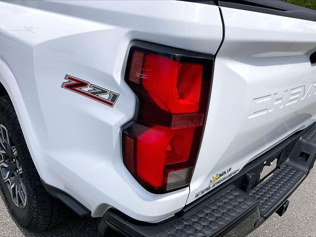 Used 2024 Summit White Chevrolet Z71 image 31