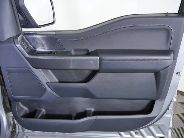 Used 2022 Silver Ford XLT image 11