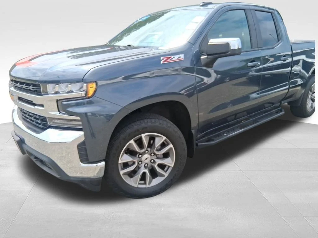 Used 2021 Gray Chevrolet LT image 16