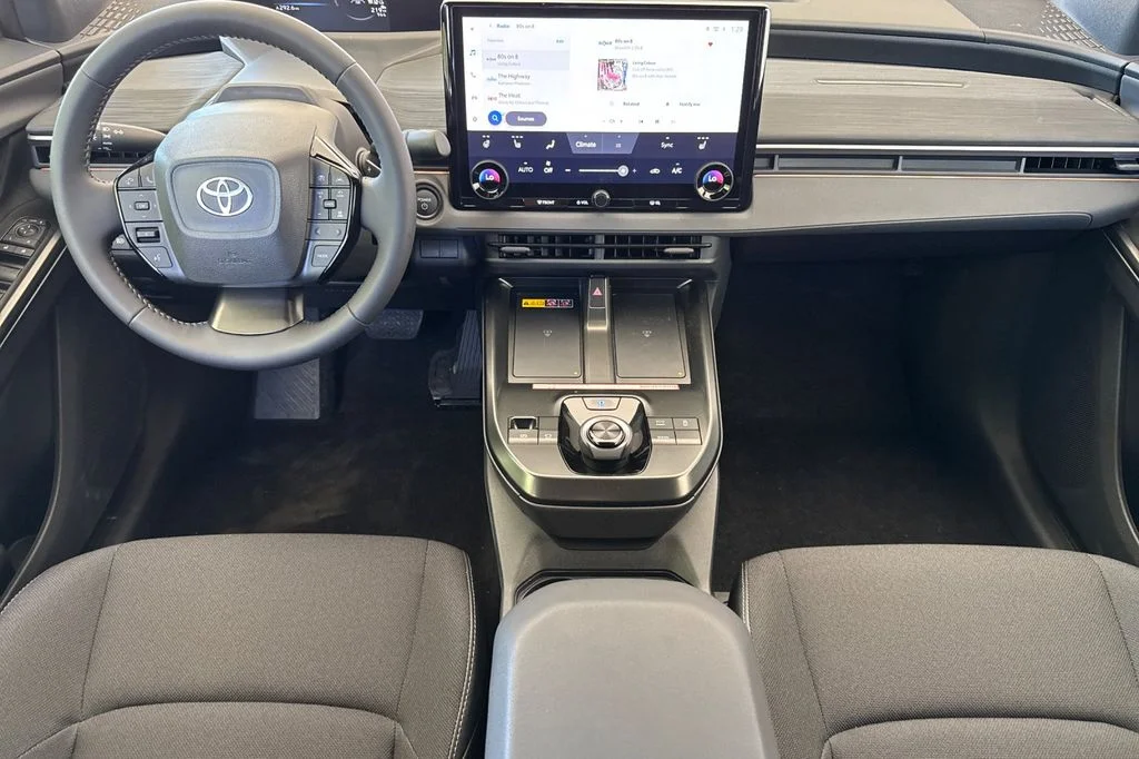New 2026 Wind Chill Pearl <sup>1</sup> Toyota  SE image 14