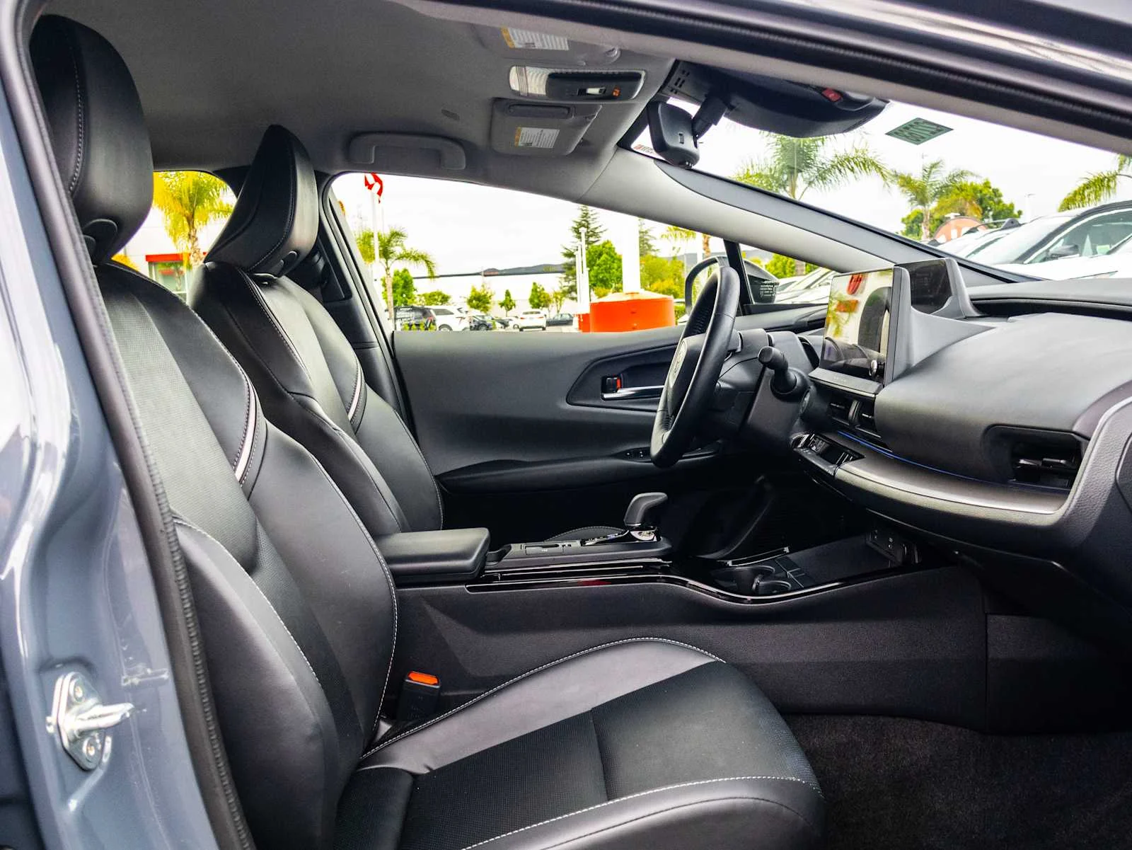 Used 2025 Guardian Gray Toyota XLE image 21