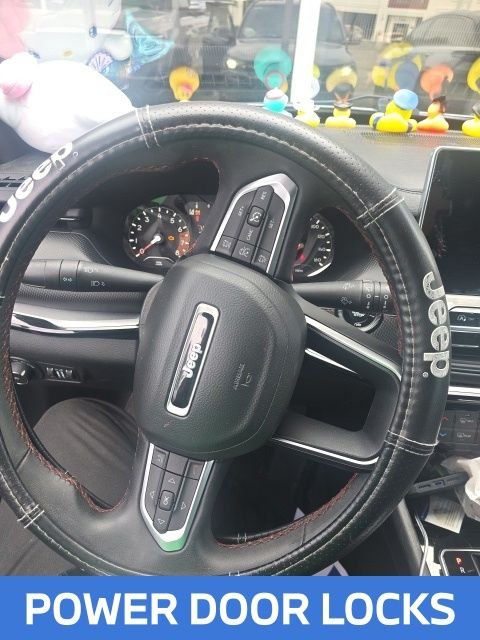 Used 2023 Silver Jeep Trailhawk image 10