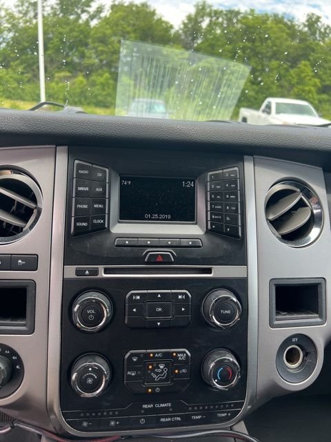 Used 2017 Magnetic Ford XLT image 17