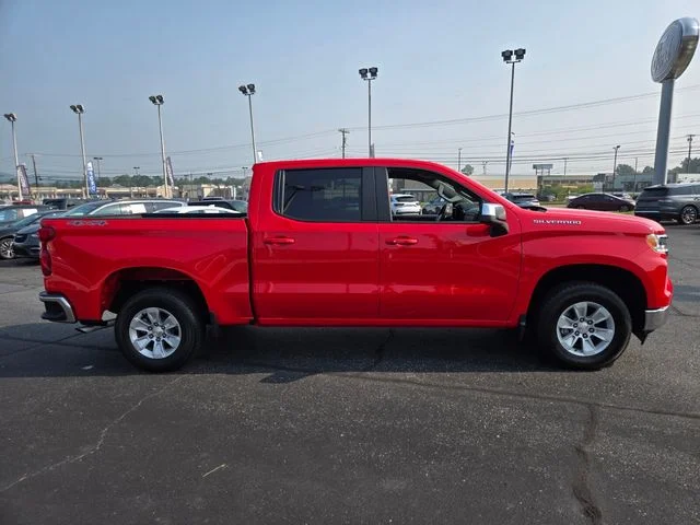 Used 2025 Red Chevrolet LT image 9