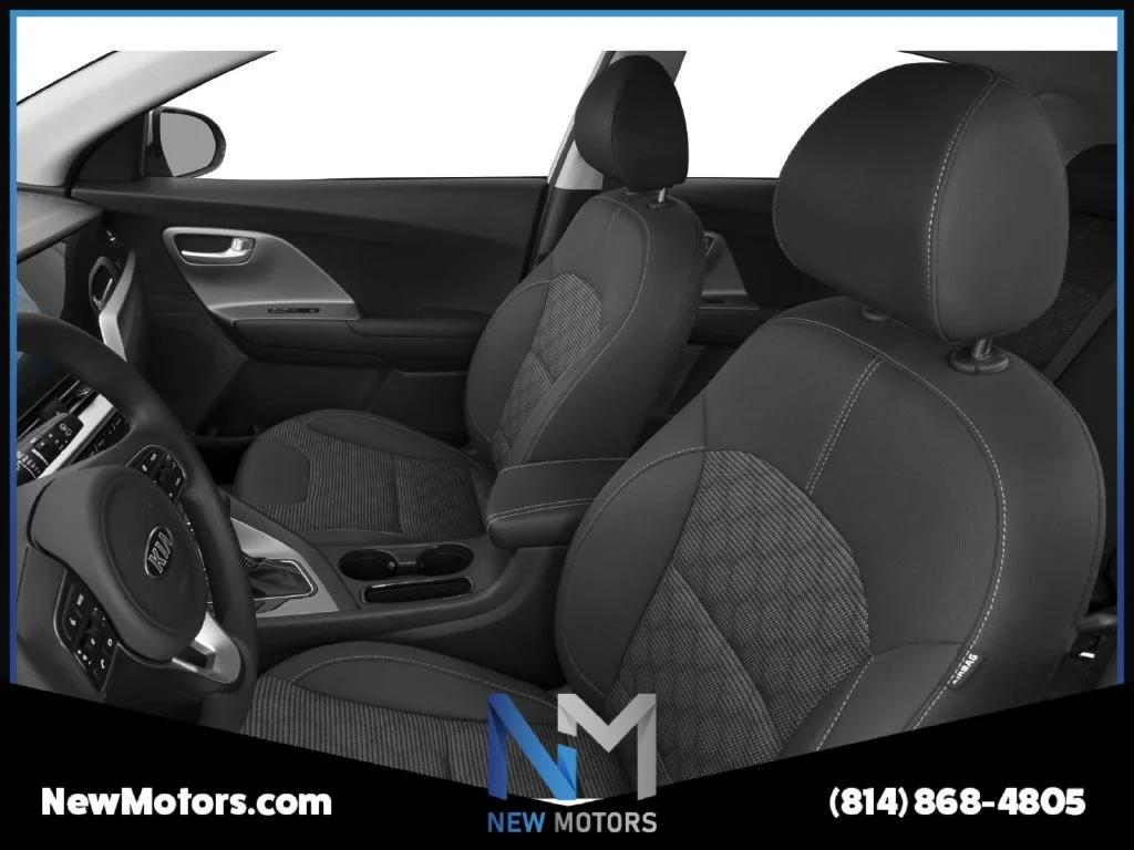 Used 2020 Silky Silver Kia LX image 6