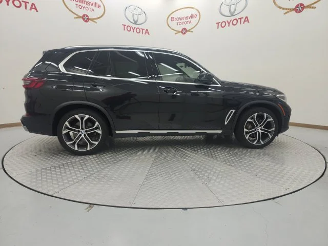 Used 2023 Black BMW xDrive40i image 3