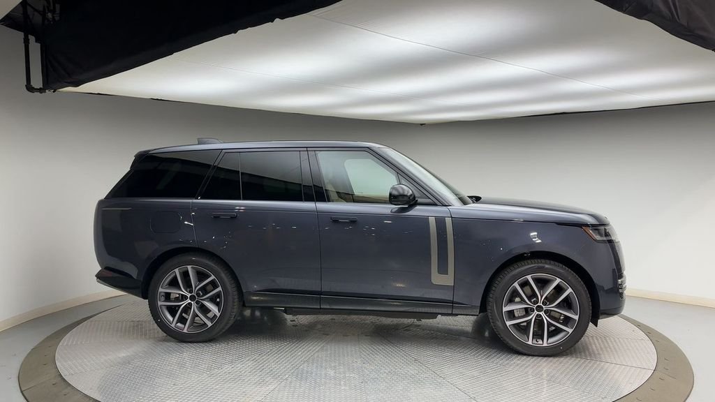New 2026 Varesine Blue Metallic Land Rover SE image 9