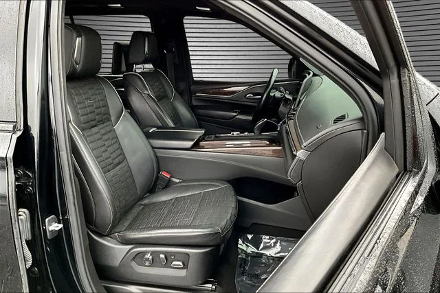 Used 2021 Black Cadillac Sport Platinum image 30