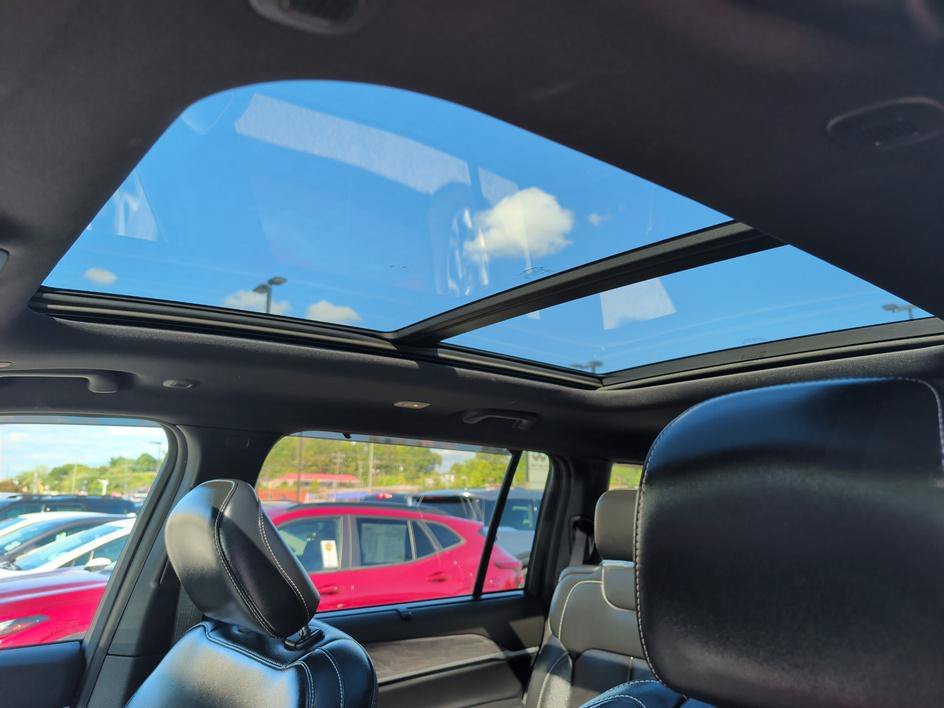 Used 2025 Velvet Red Pearlcoat Jeep Limited image 27