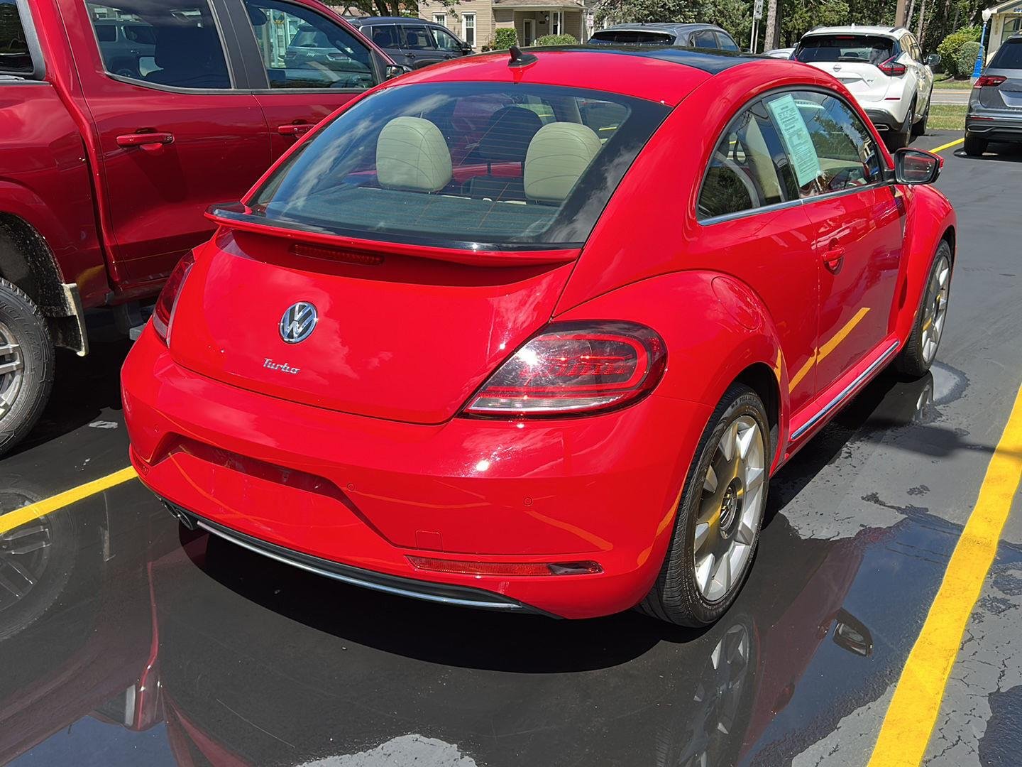 Used 2019 Tornado Red Volkswagen SE image 6