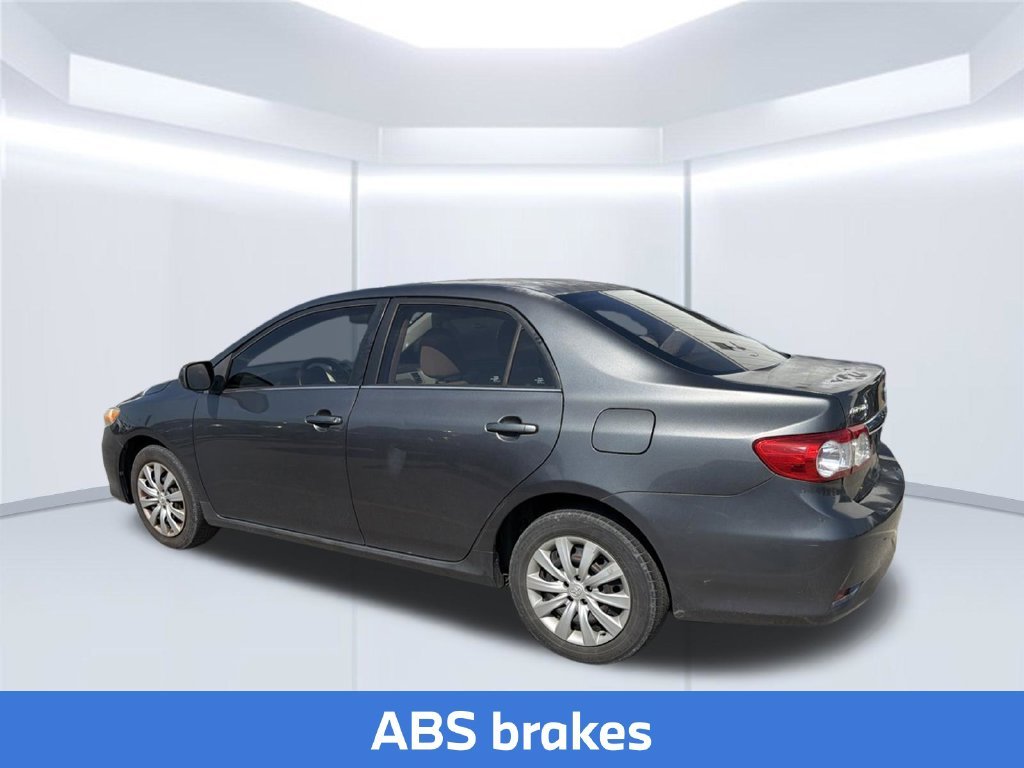 Used 2013 Gray Toyota LE image 6