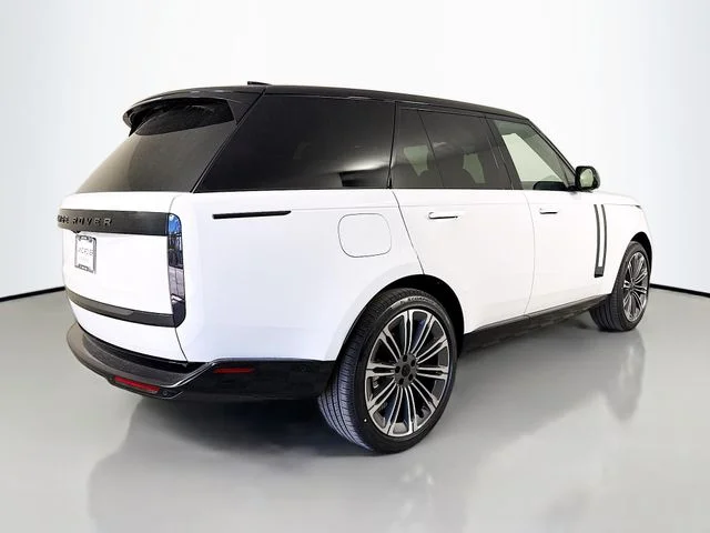 New 2026 Fuji White Land Rover SE image 5